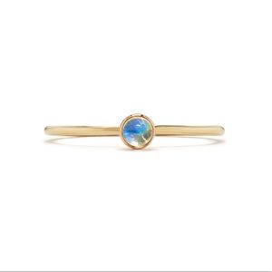 14k gold and moonstone ring - size 5